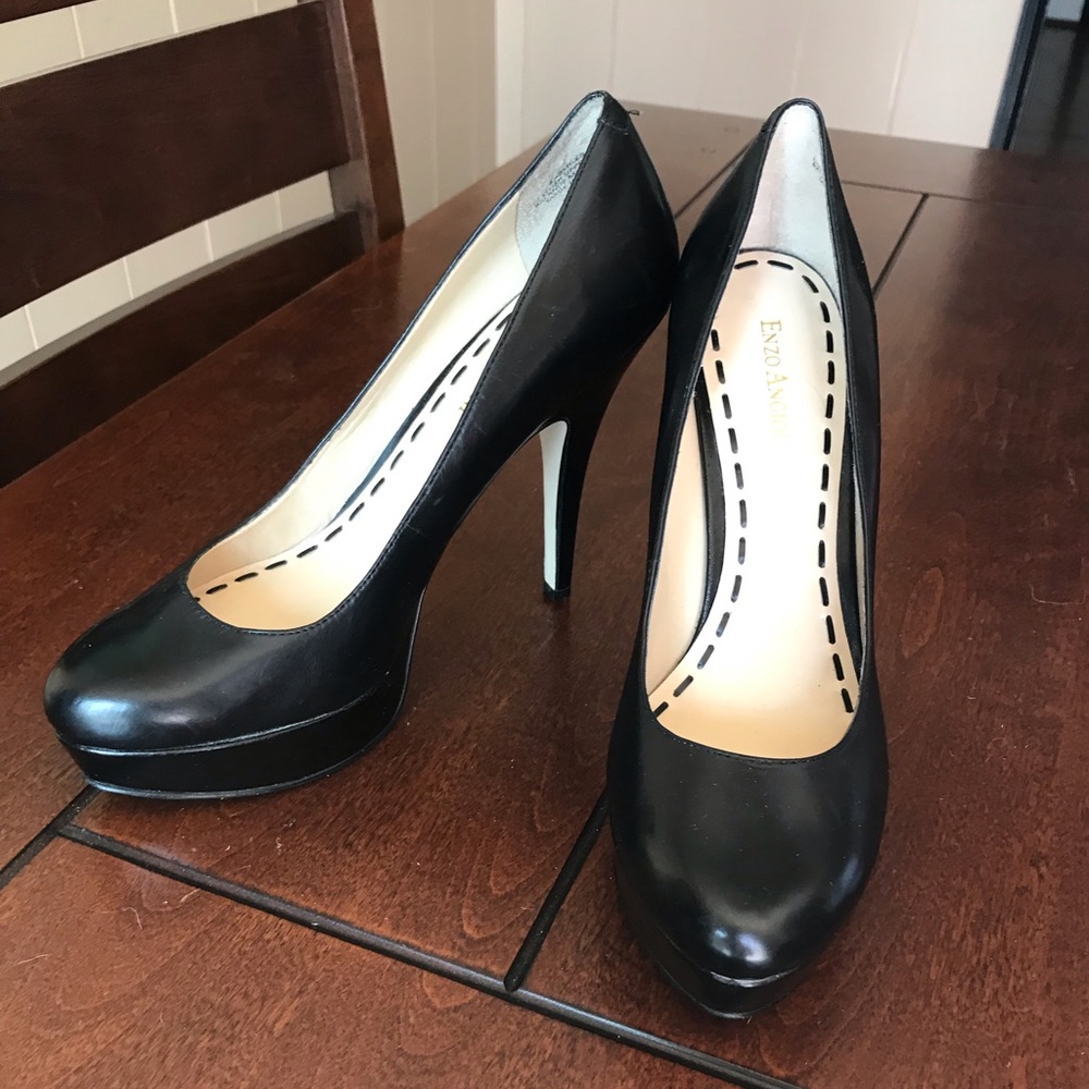 Enzo Angiolini Black Pumps